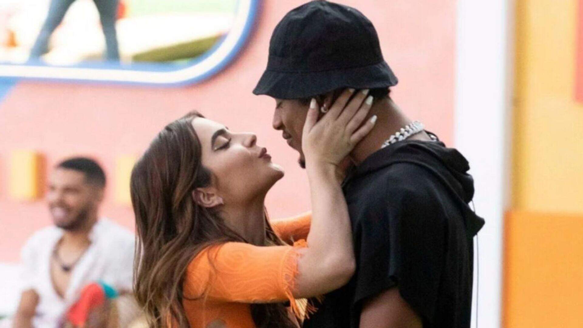 Jade Picon rouba beijo de Paulo André e brother dispara: “Tu não ta ficando maluca” - Metropolitana FM