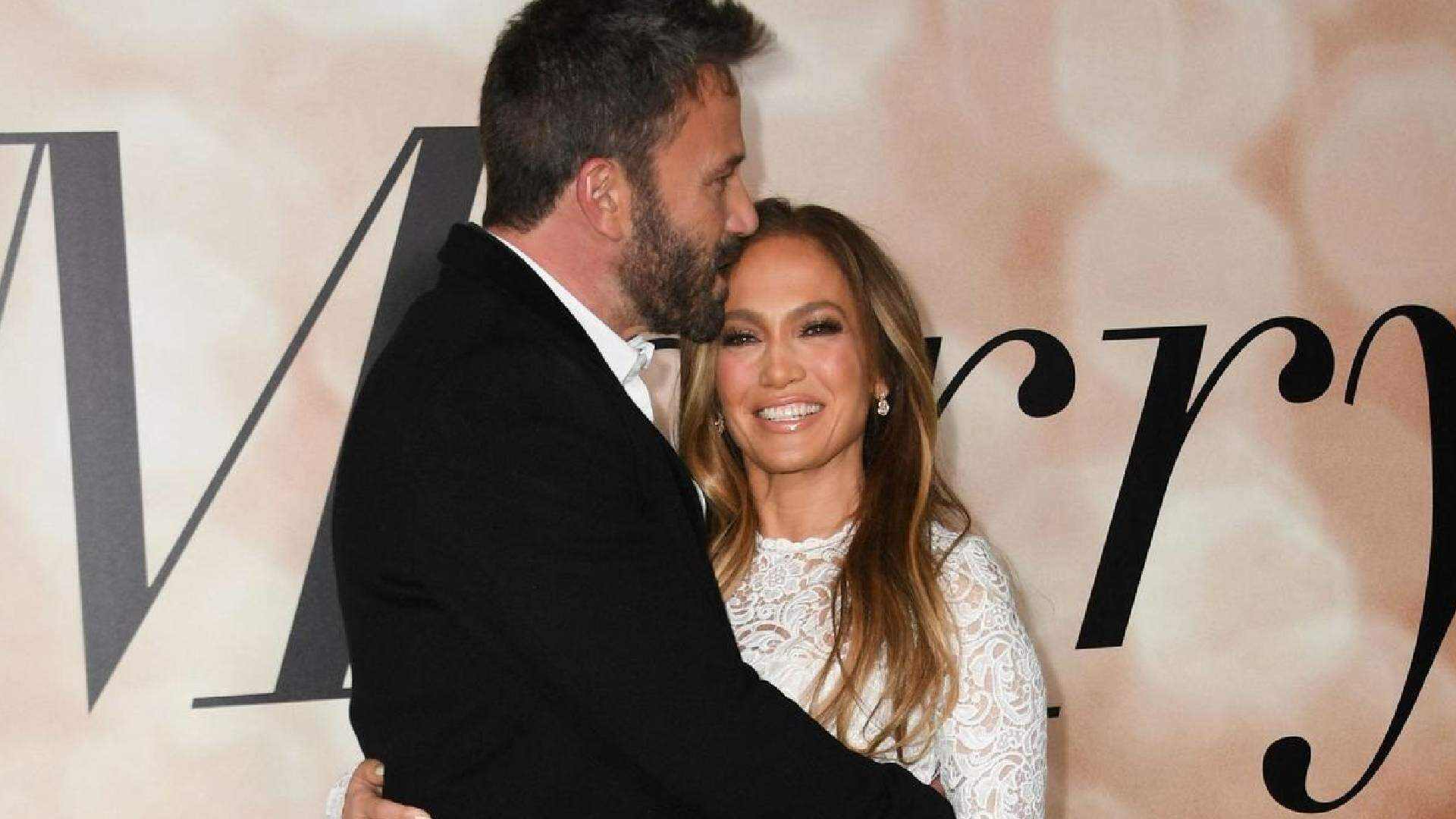 Jennifer Lopez e Ben Affleck fazem grande anúncio nas redes sociais e comovem fãs
