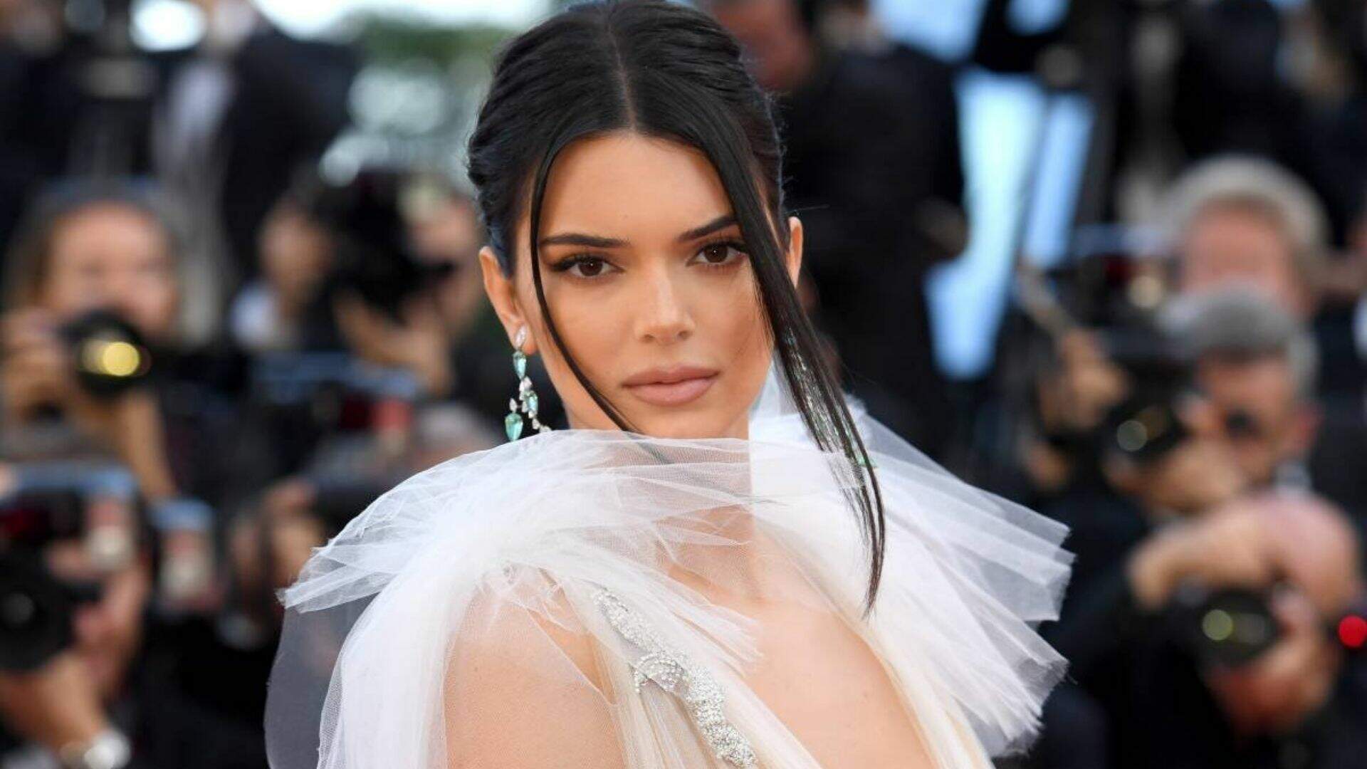 Kendall Jenner é uma modelo norte-americana, famosa por estrelar com suas irmãs o reality Keeping Up With The Kardashians.