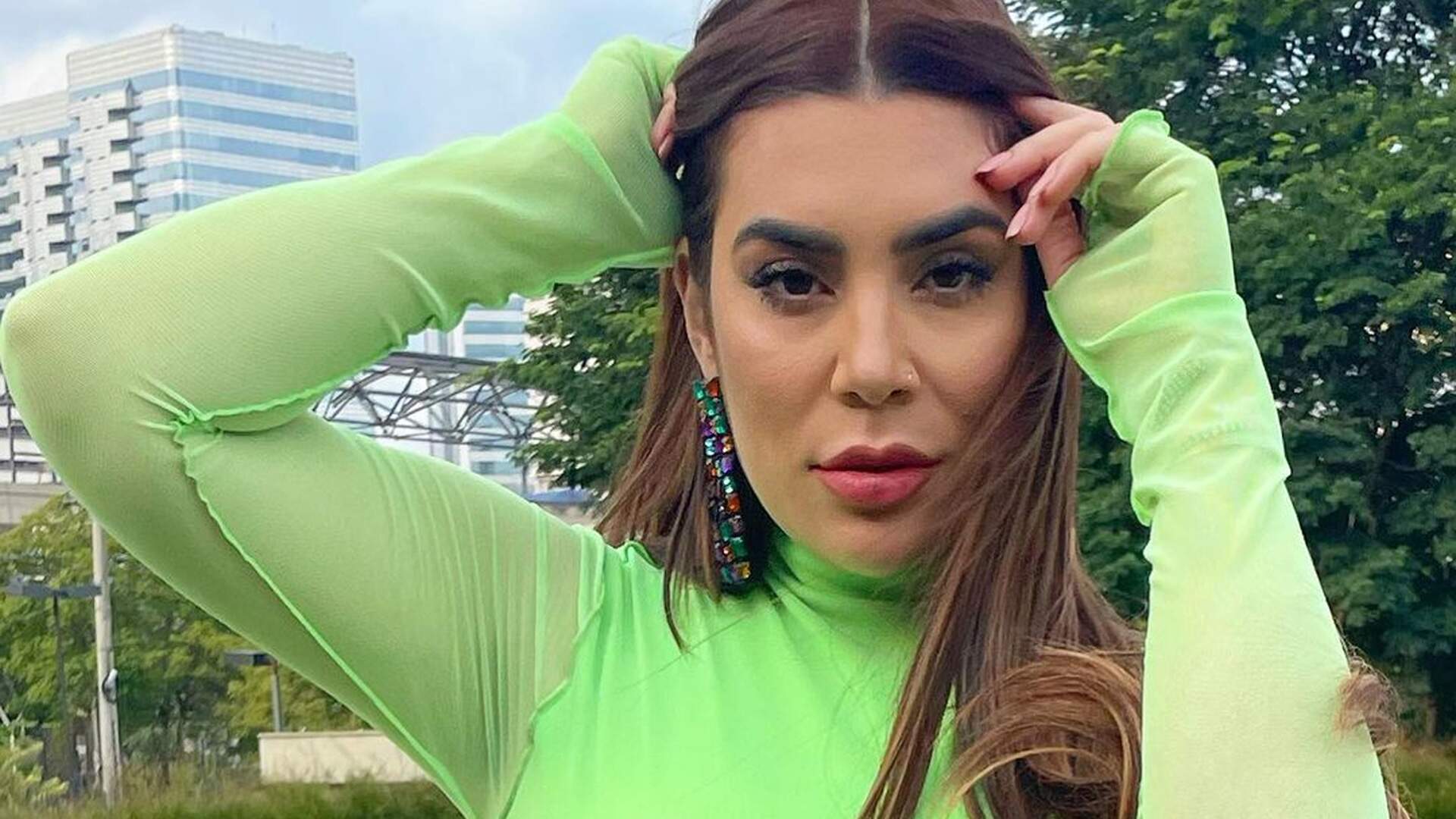 Naiara Azevedo aposta em peças neon para compor look do feriadão: “Cara de domingo” - Metropolitana FM