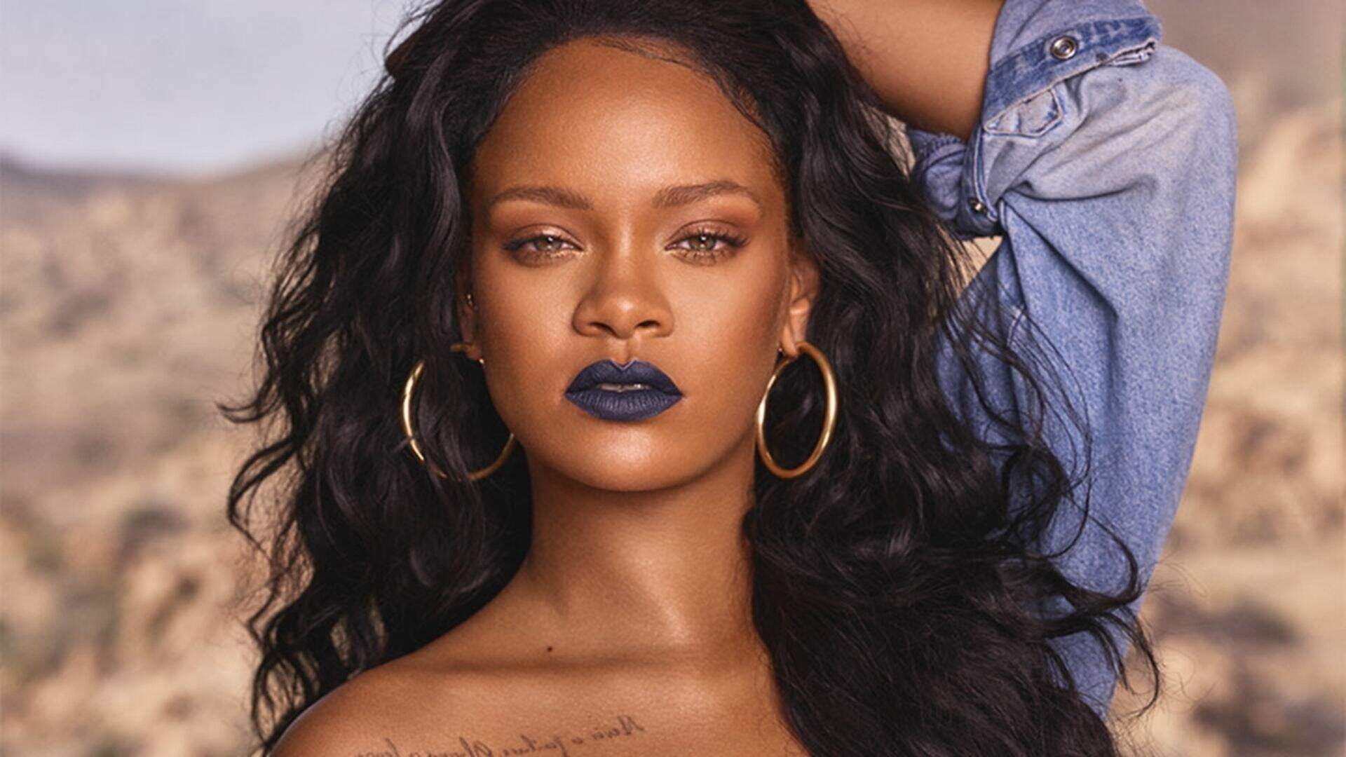 Rihanna é uma cantora barbadense, ganhou notoriedade mundial em 2007, quando lançou o seu terceiro álbum de estúdio 