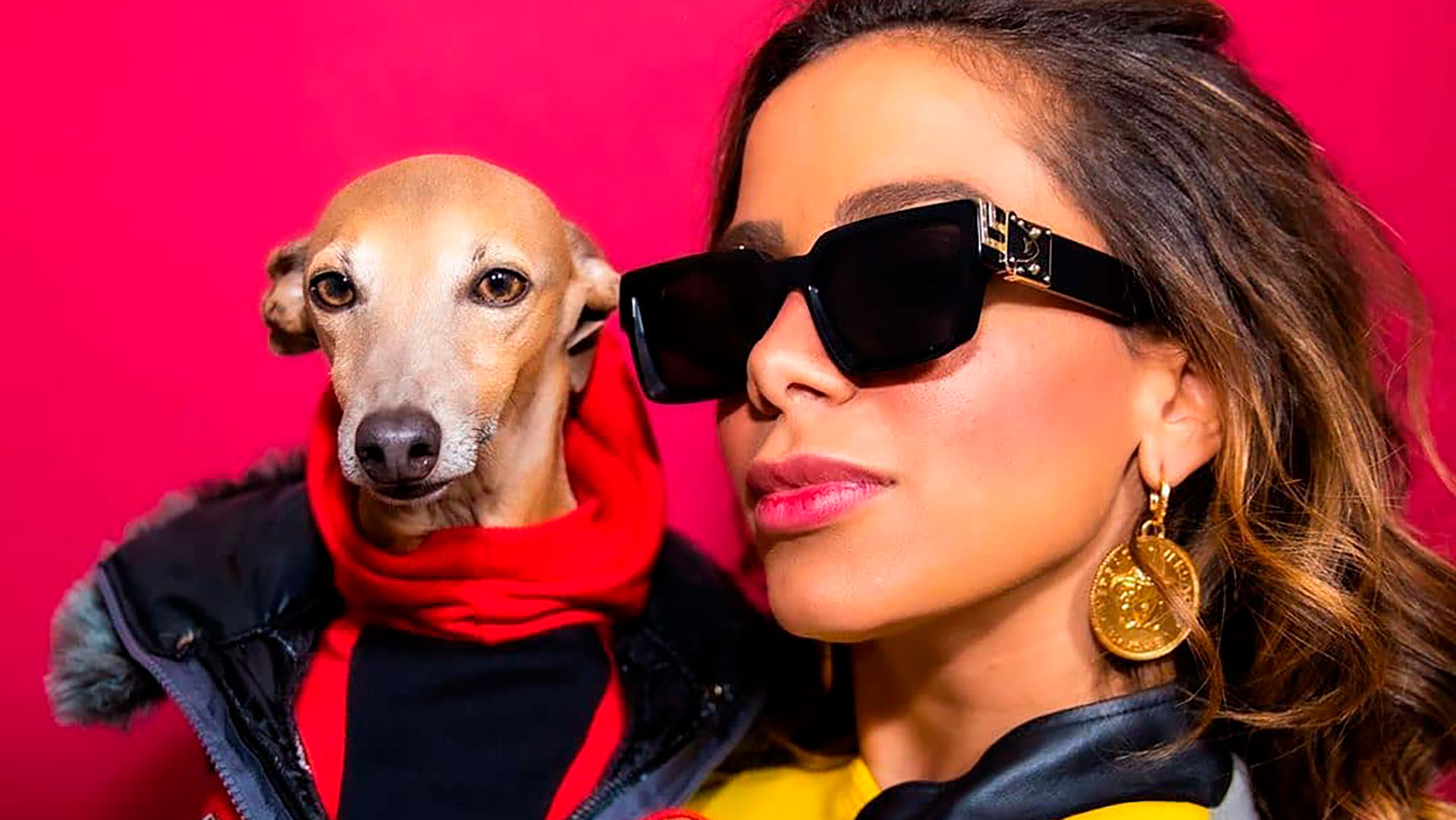 Anitta brinca sobre relações com cachorros e gera polêmica na internet: “Tr*nso com tudo” - Metropolitana FM