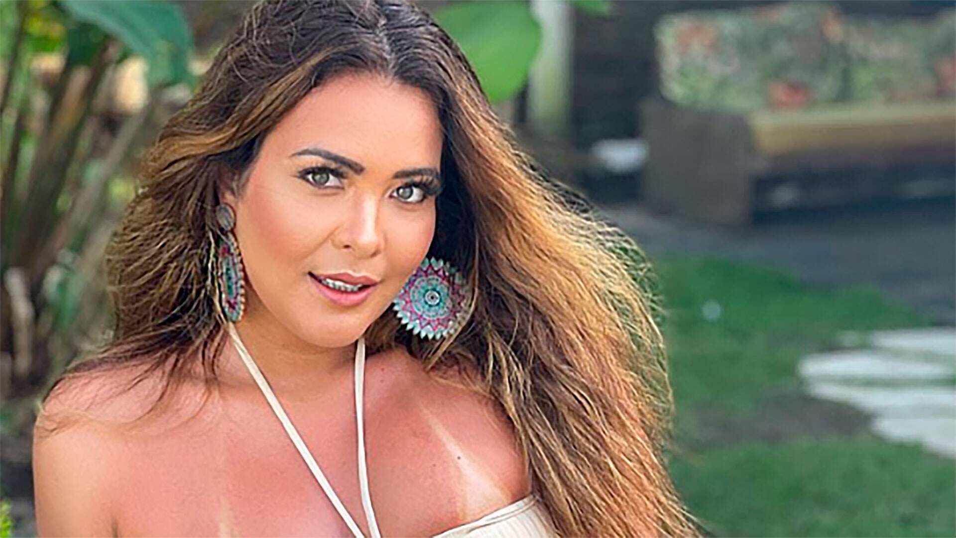 Geisy Arruda exibe o seu look para se jogar na ‘revoada’ e detalhe choca a web - Metropolitana FM