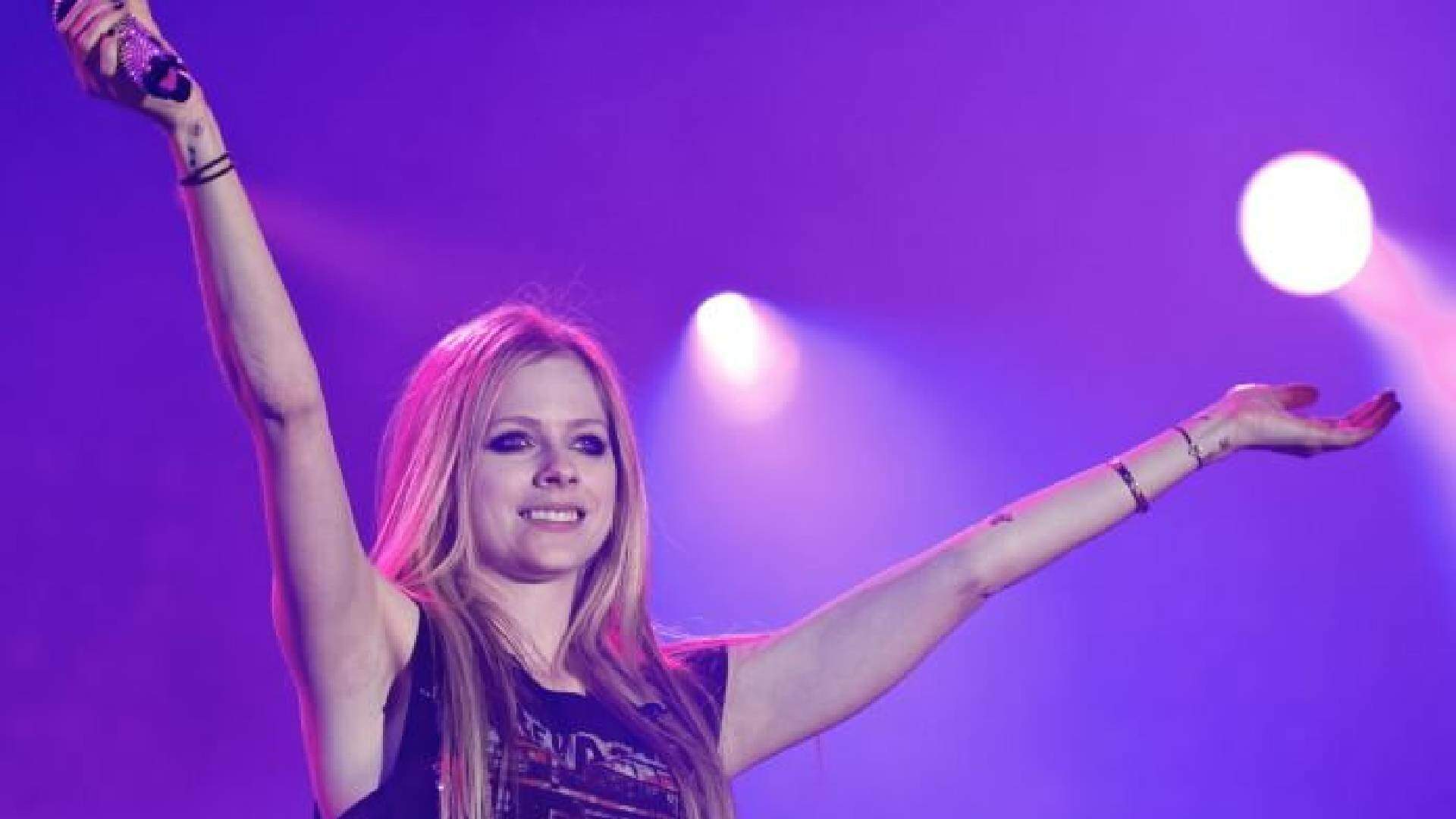 Avril Lavigne confirma show único com nova turnê em São Paulo