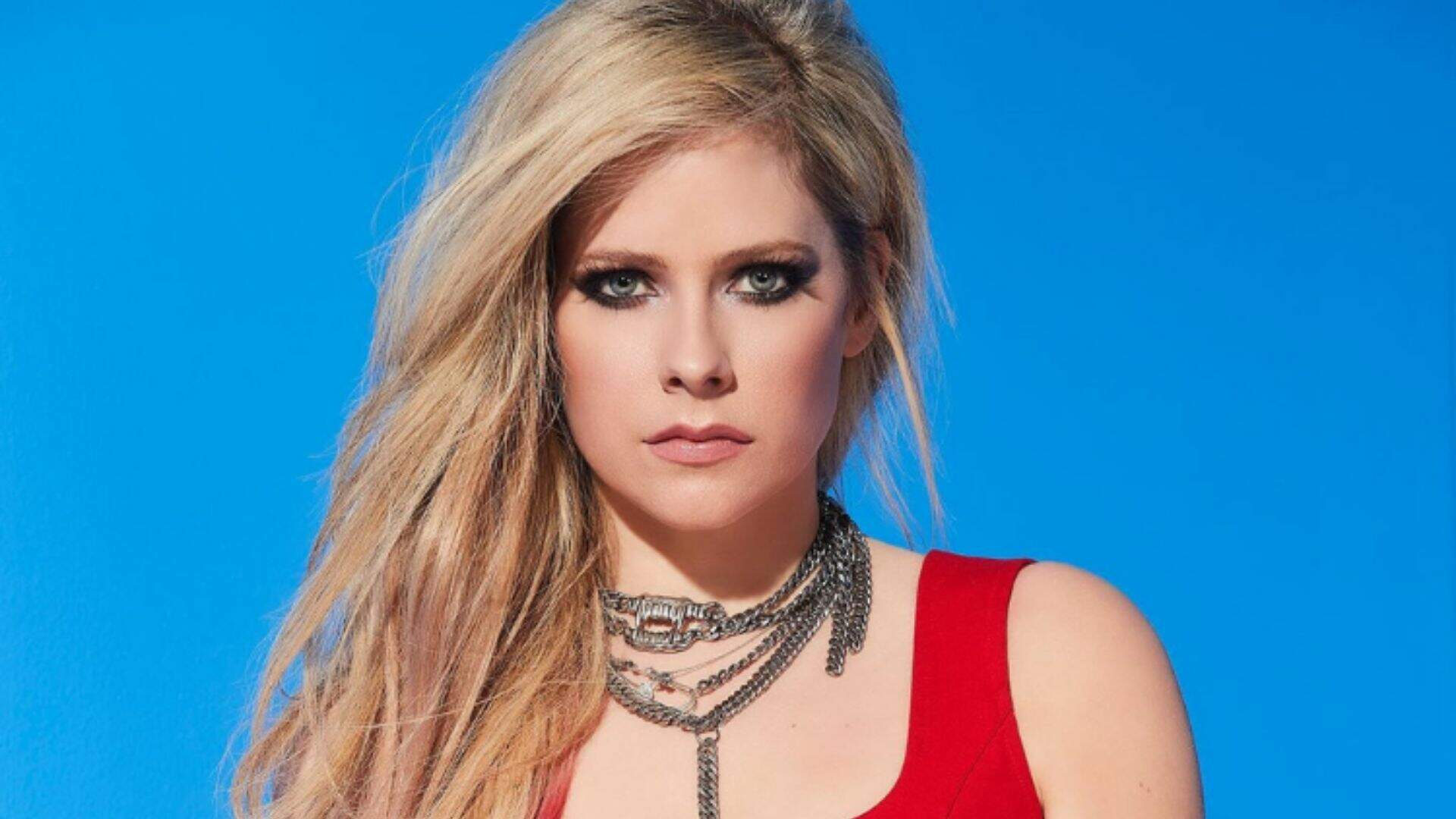 Avril Lavigne é uma cantora franco-canadense, considerada a 