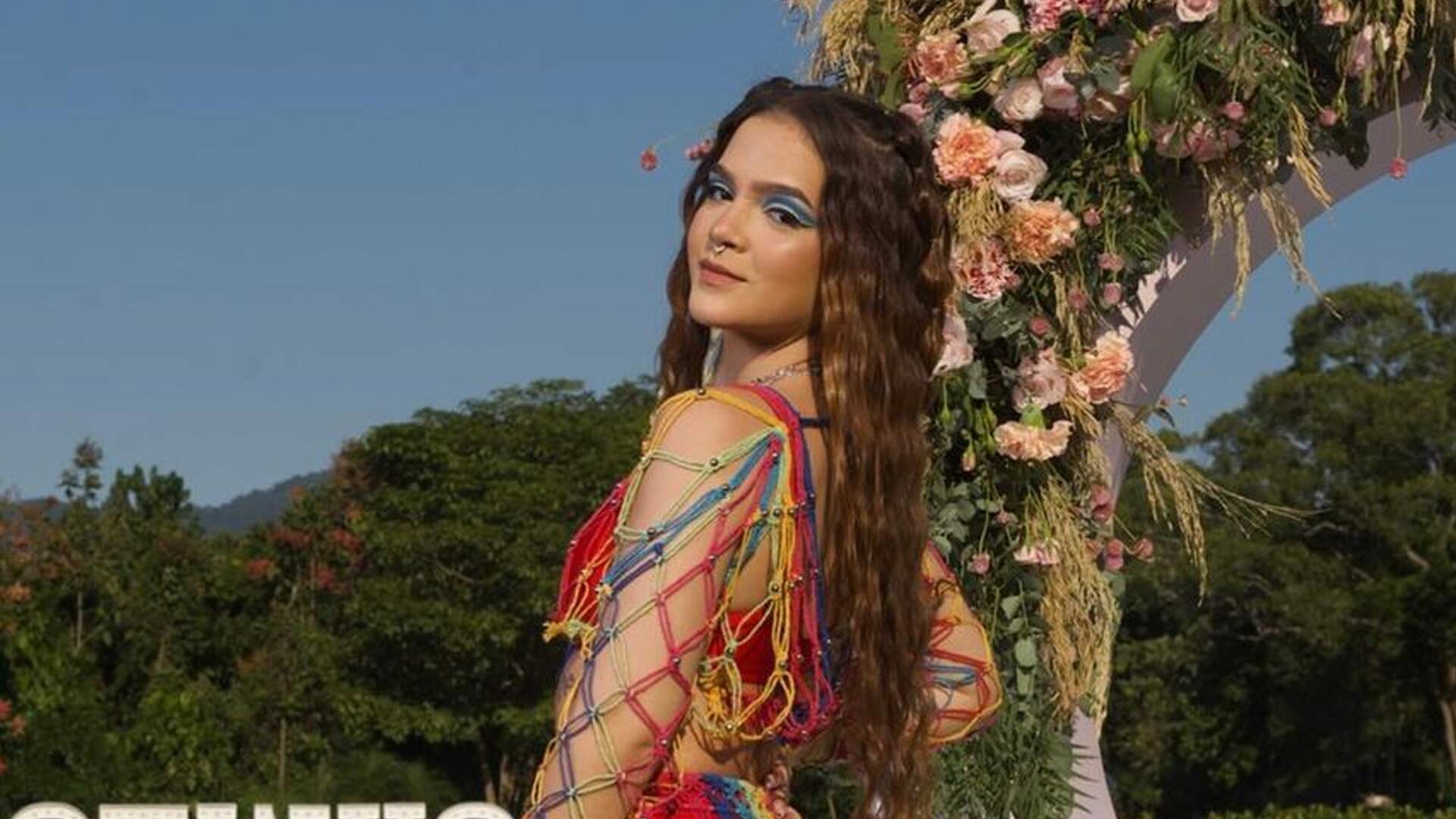 Mel Maia exibe look polêmico para celebração de festa de 18 anos: “Começou!” - Metropolitana FM