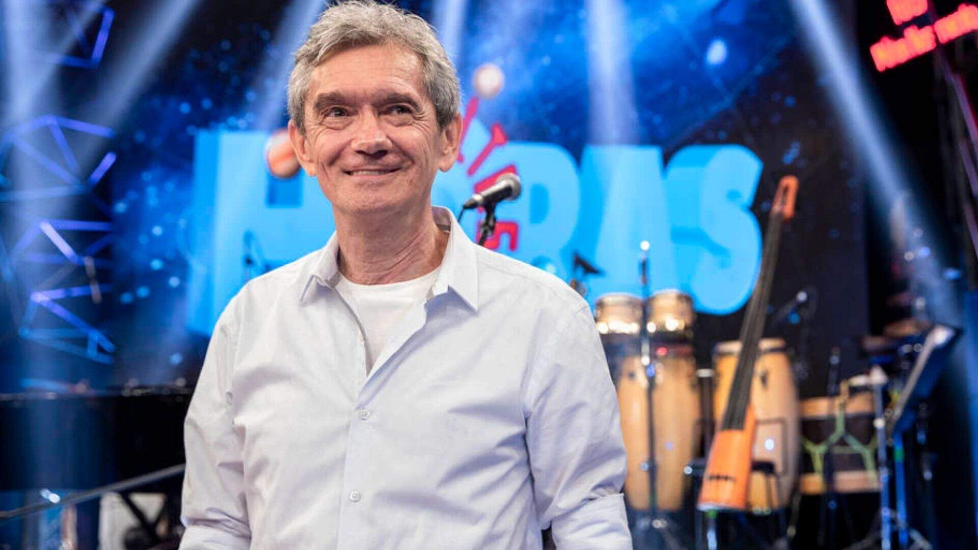 Serginho Groisman é um apresentador brasileiro, ele é diretor e apresentador do Altas Horas desde 2000.