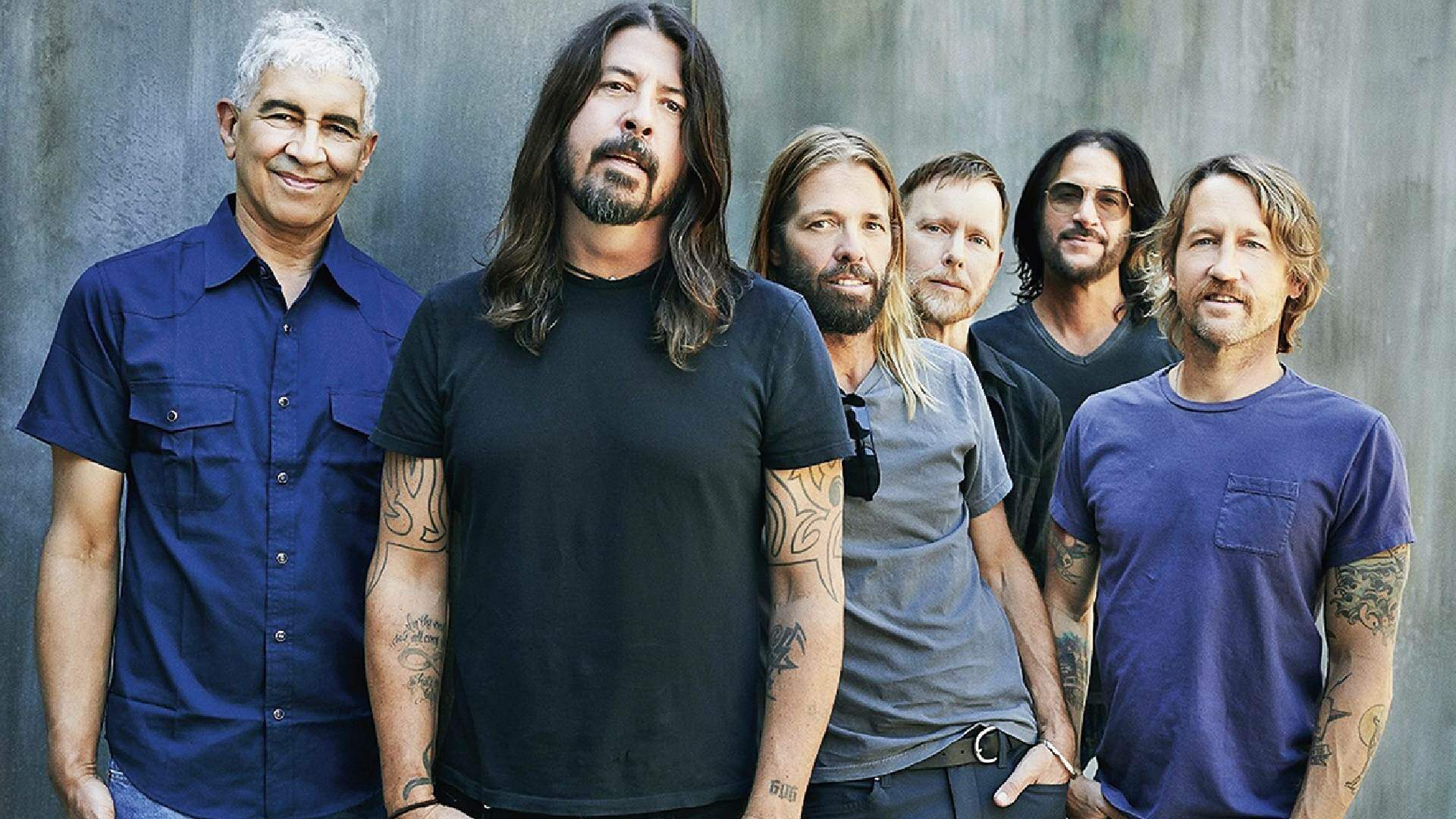 Após morte do baterista Taylor Hawkins, Foo Fighters anuncia surpresa aos fãs: “para vocês” - Metropolitana FM
