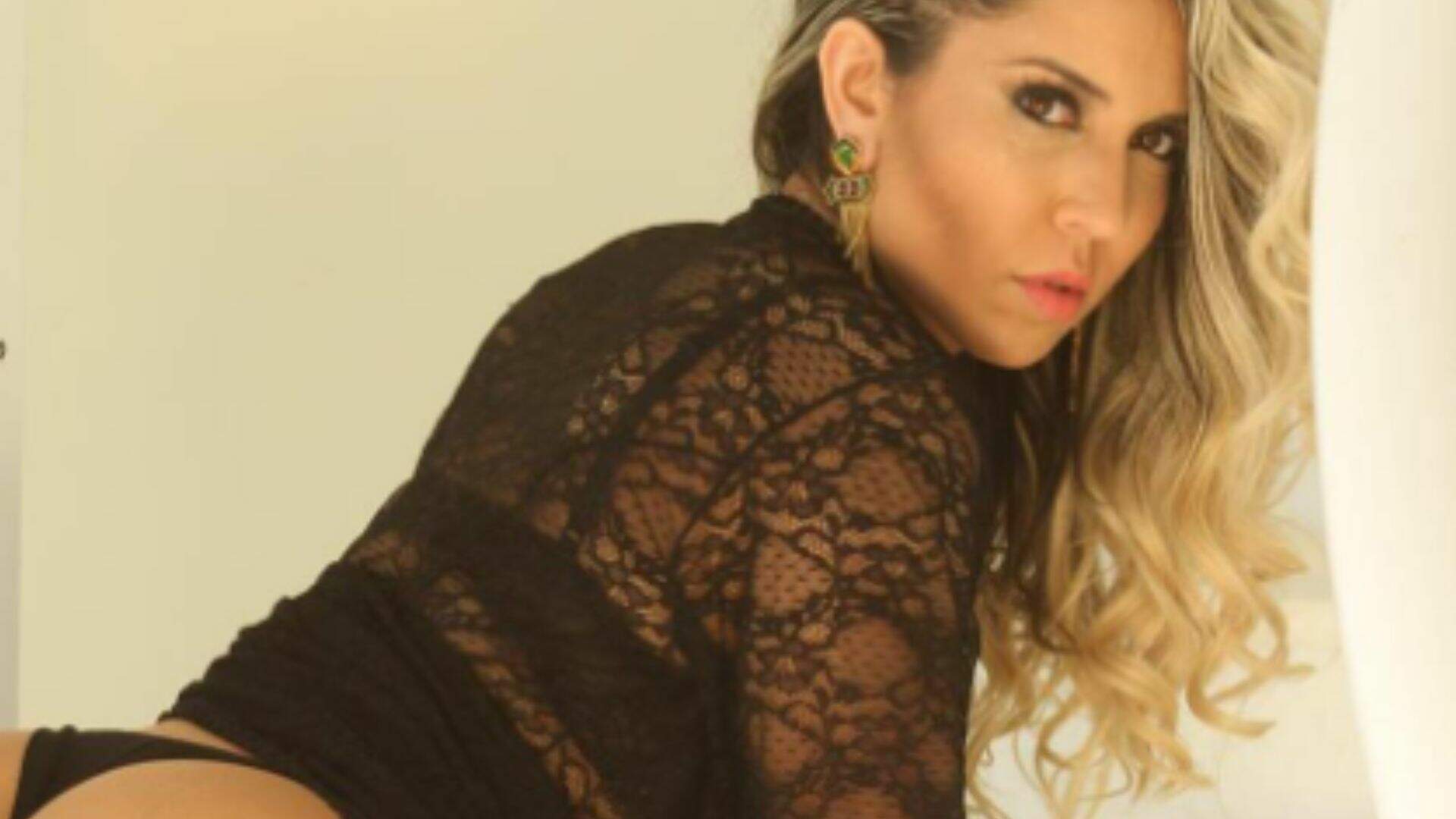 Print vazado? Mulher Melão é clicada no banheiro e foto choca seguidores: “Não acredito” - Metropolitana FM