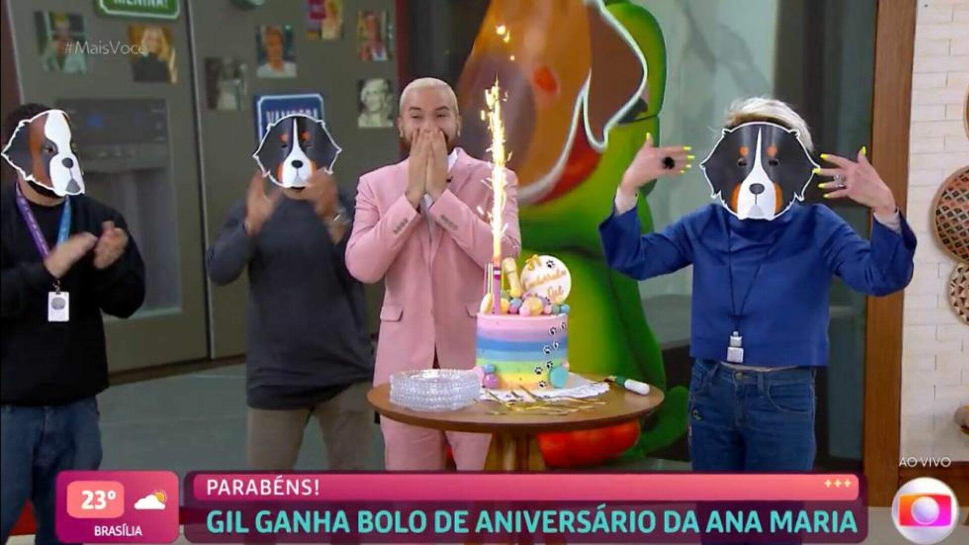 Cachorrada surpresa! Ana Maria Braga comemora aniversário de Gil do Vigor no “Mais Você”