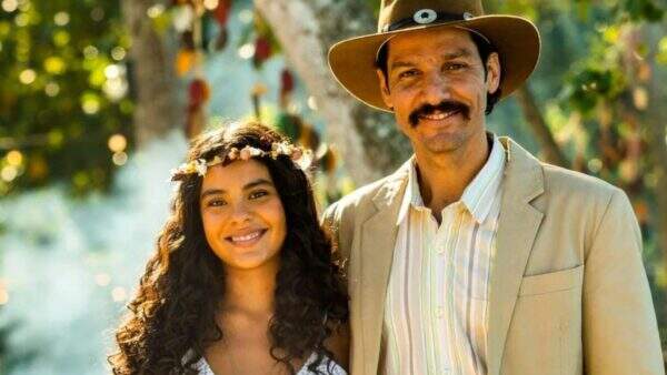 Pantanal: Ator que interpreta Tibério revela que não gostou da cena de amor com Muda: “fiz mal uai”
