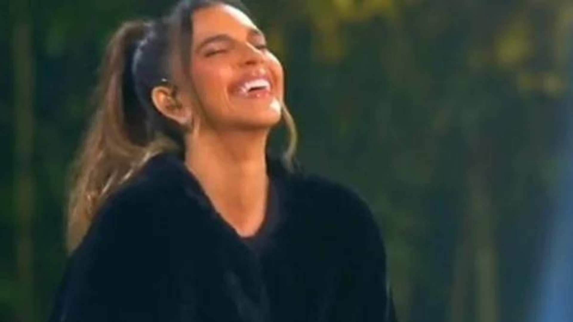 Mariana Rios cai na risada após participante tomar um tombo no ‘Ilha Record’ - Metropolitana FM