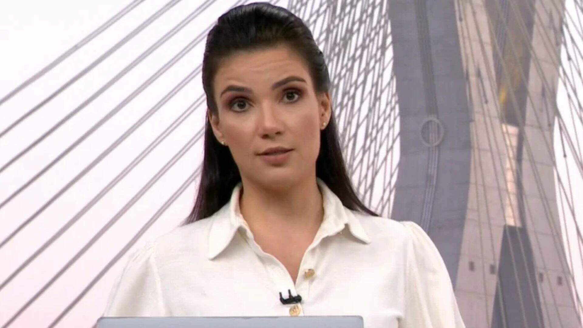 Sabina Simonato comete gafe ao vivo, motivo viraliza e jogo de cintura surpreende: “Acontece” - Metropolitana FM