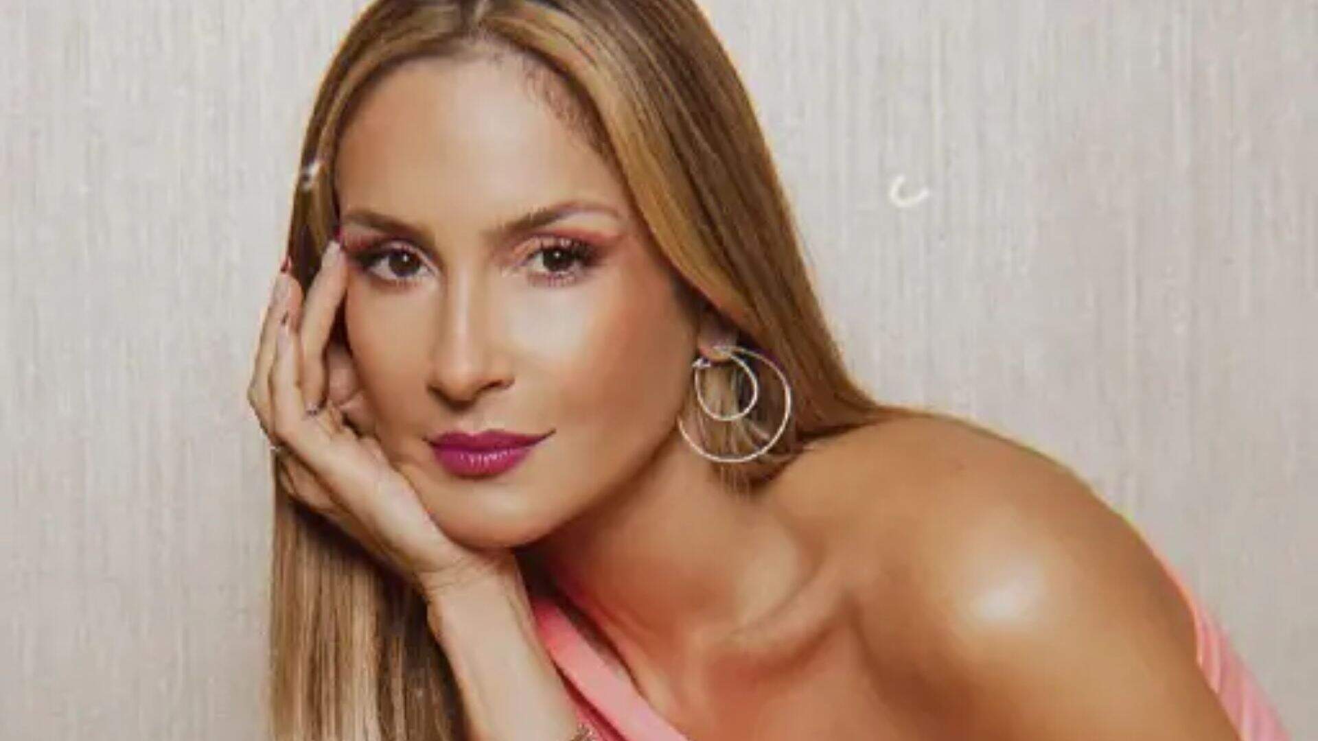 Claudia Leitte é processada por assédio moral e músico cobra indenização milionária - Metropolitana FM