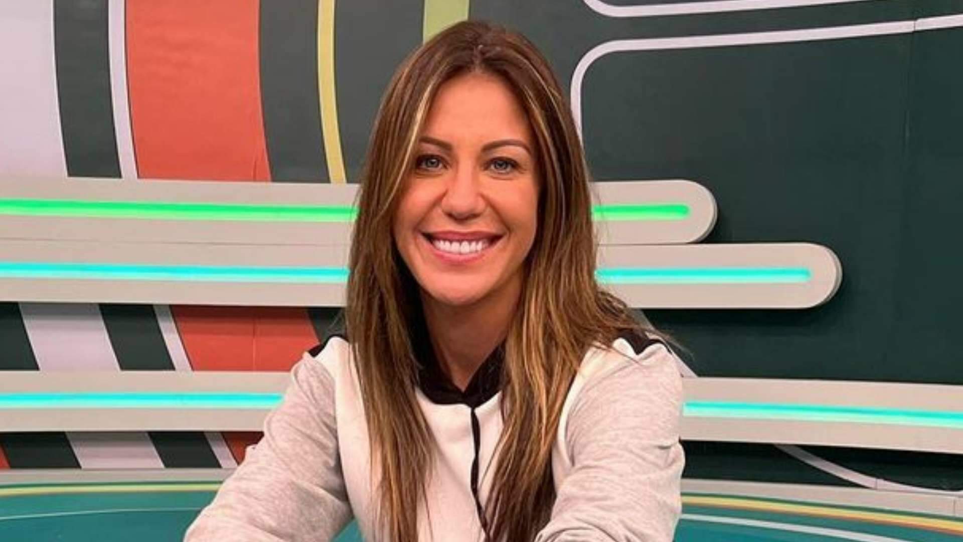 Apresentadora do ‘Esporte Espetacular’ é clicada saindo do mar de biquíni minimalista: “Uau!” - Metropolitana FM