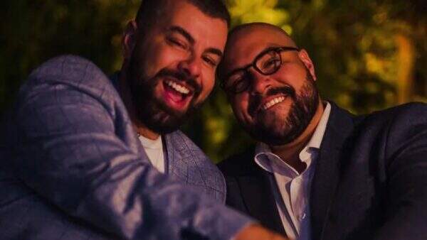 Tiago Abravanel e Fernando Poli oficializam casamento em cerimônia intimista em São Paulo