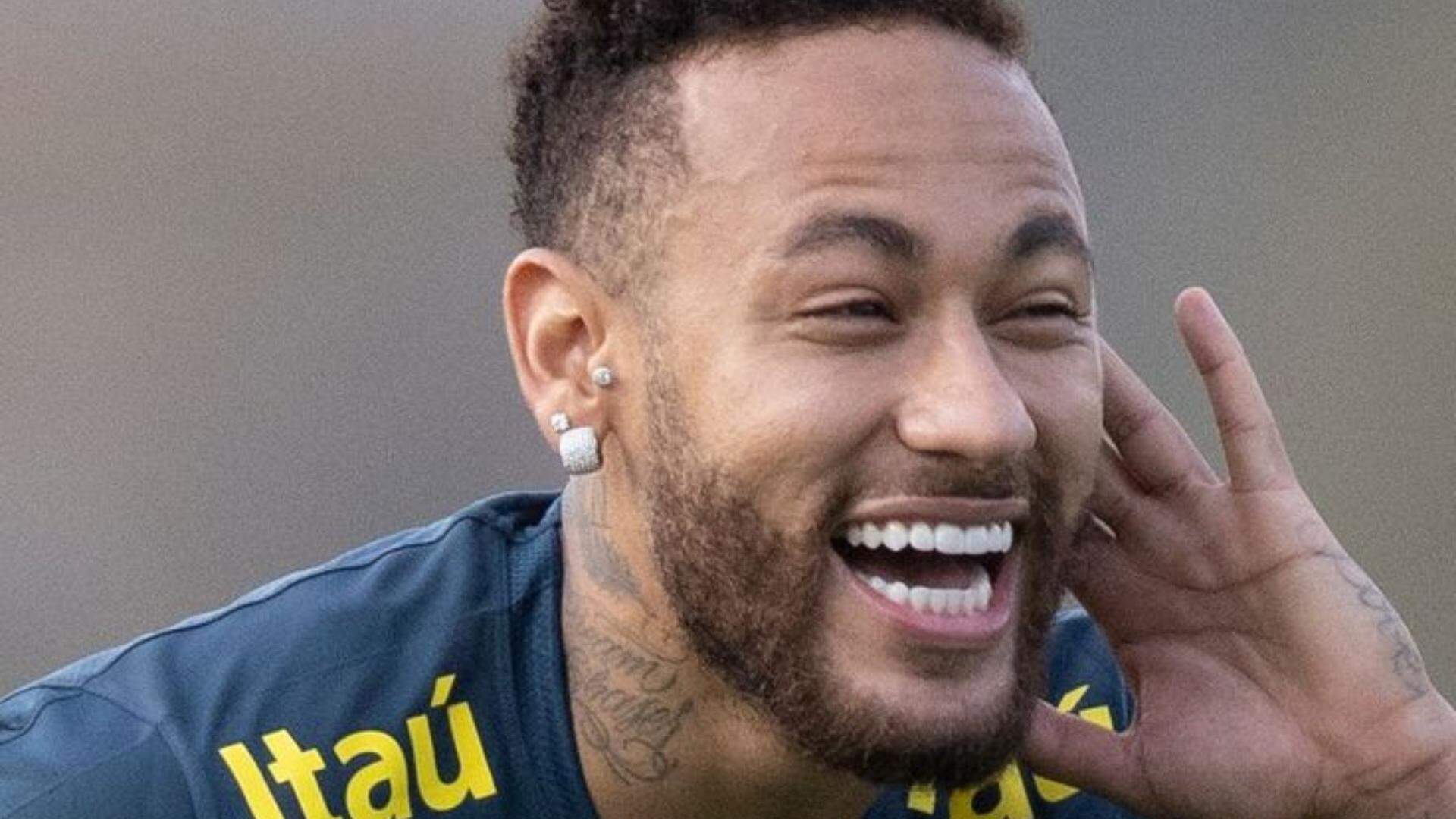 Neymar exibe figurinhas raras dele mesmo e dispara: “Aceito propostas” - Metropolitana FM