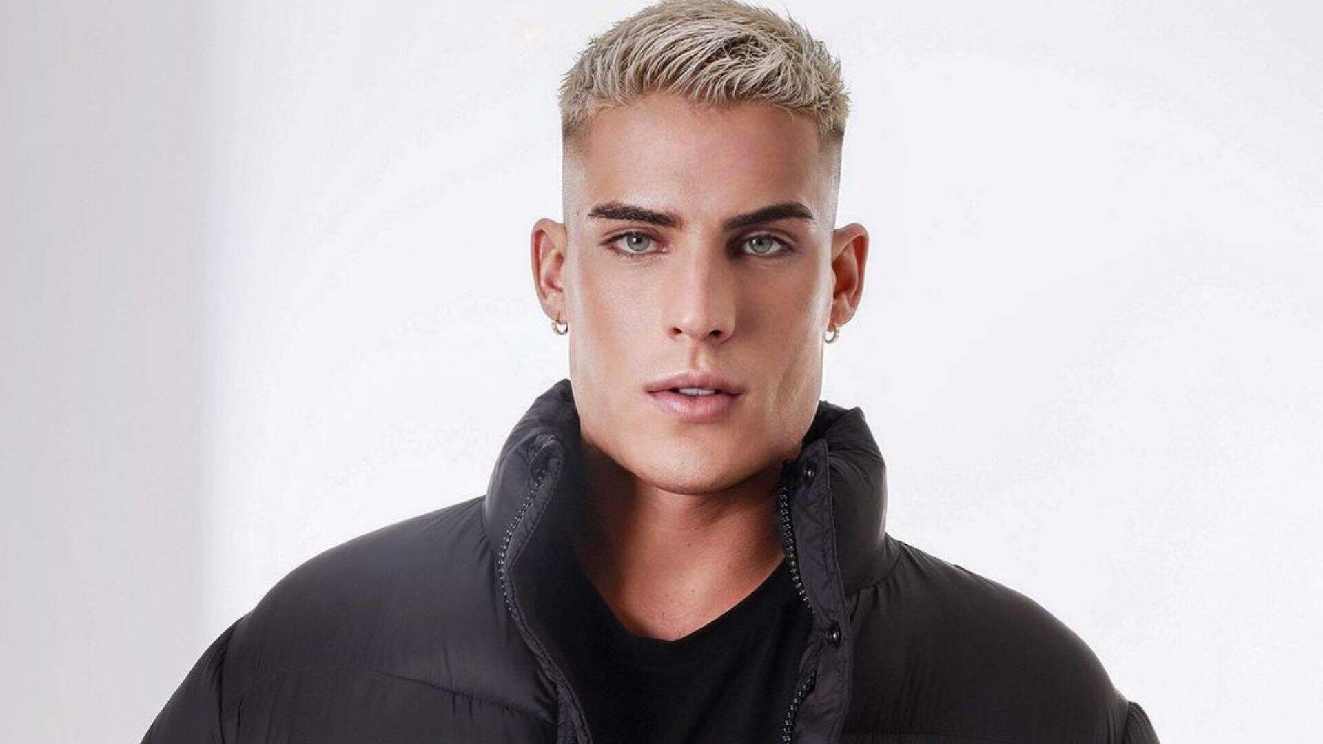 Tiago Ramos é um modelo brasileiro e participante da décima quarta temporada do reality show 