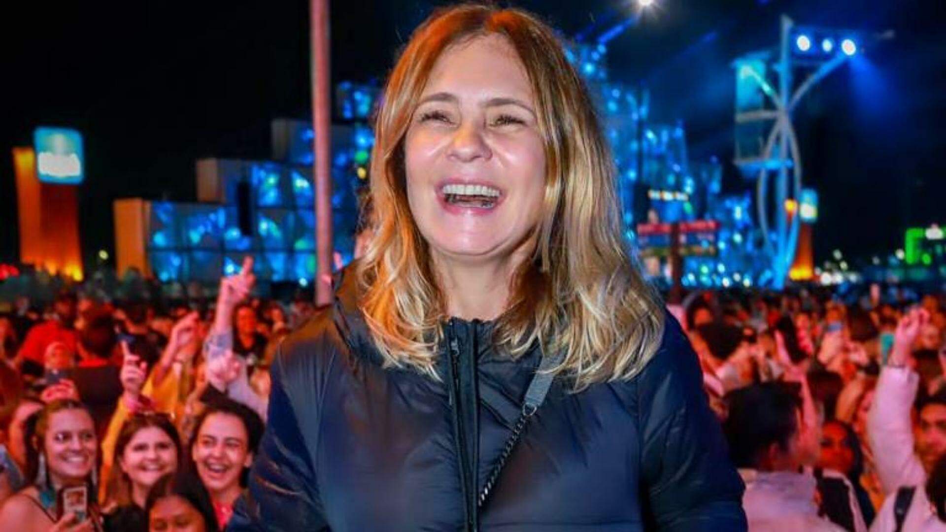 Eterna Carminha! Adriana Esteves aparece no Rock In Rio e é ovacionada pelos fãs