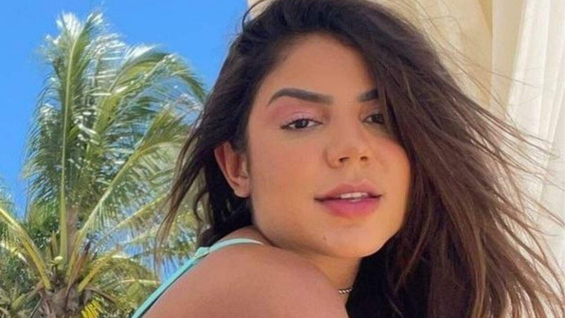 Ex-BBB Hariany Almeida abusa da sensualidade e é clicada com biquíni branco minúsculo - Metropolitana FM