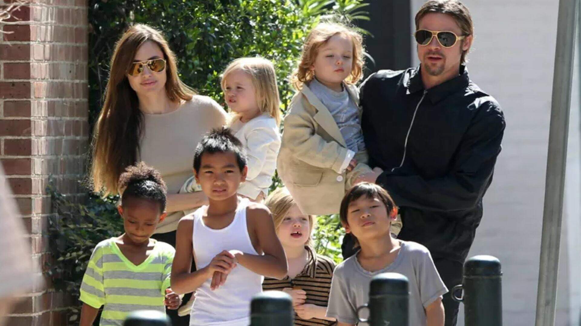 Durante o relacionamento de 11 anos, Angelina Jolie e Brad Pitt têm seis filhos 