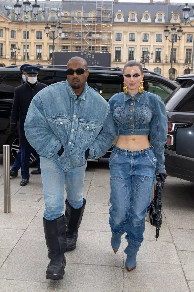 Kanye West e Julia Fox 