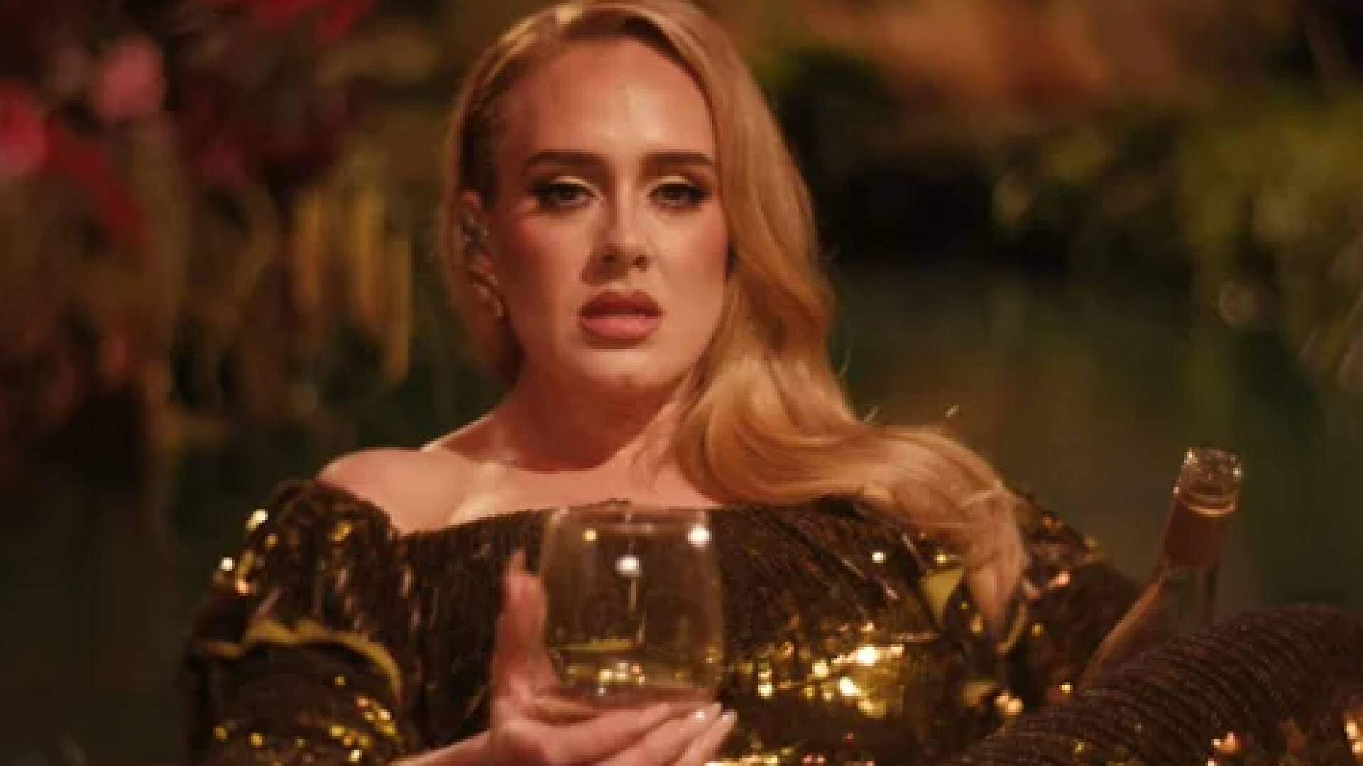 Clipe novo, turnê no Brasil e mais: Adele divulga novidades sobre sua carreira musical