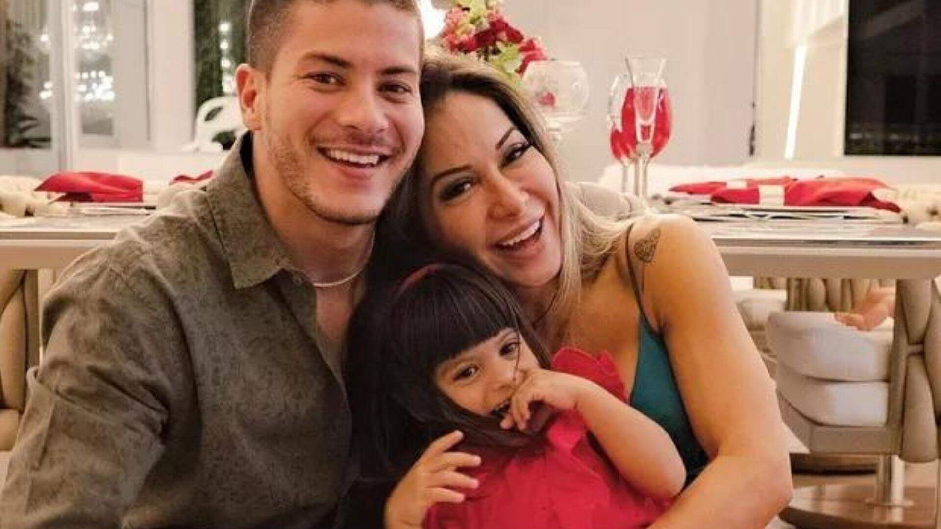 Recém-separados, Arthur Aguiar e Maíra Cardi fazem festão em comemoração ao aniversário da filha - Metropolitana FM