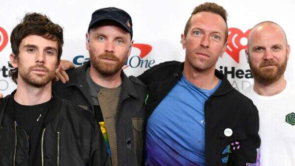 Polêmica com Coldplay! Ex-empresário processa banda, motivo vem à tona e choca web 