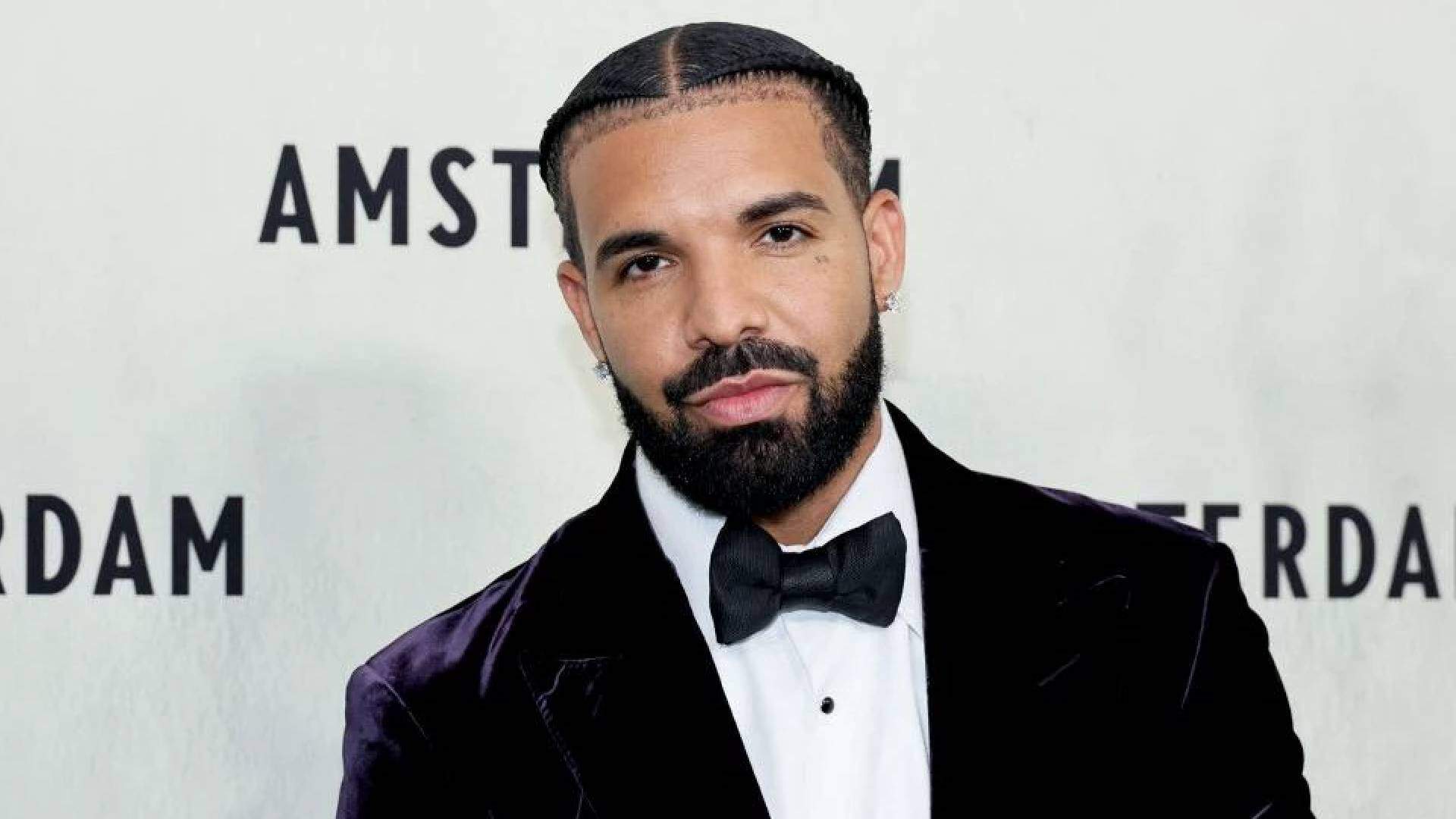 Drake irrita fãs e causa polêmica com postagem sobre Lollapalooza Brasil 2023: “Te manca!”