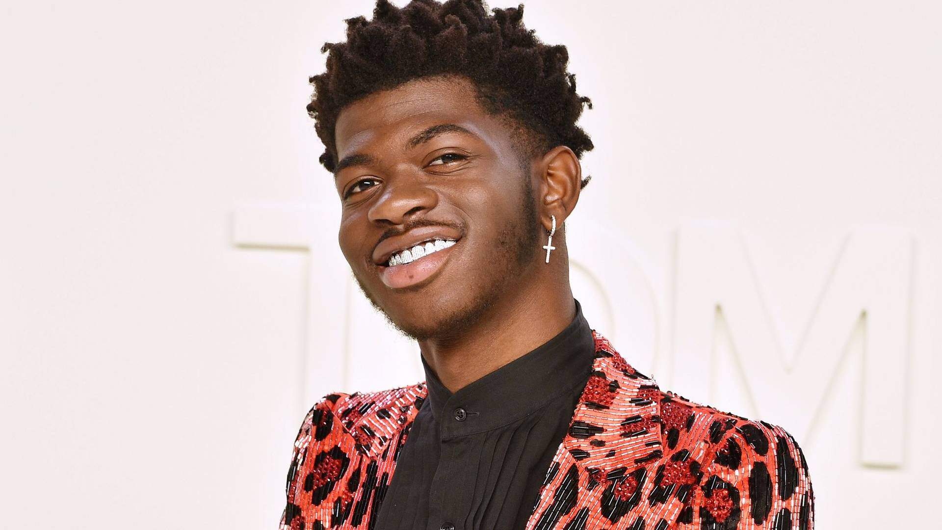 Após ser confirmado no Lollapalooza Brasil, Lil Nas X revela desejo inusitado e surpreende fãs - Metropolitana FM