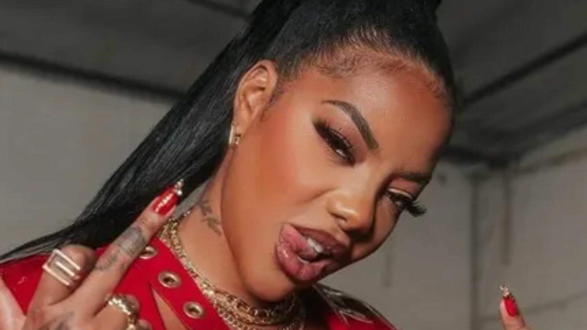 Irritada, Ludmilla rebate críticas, toma atitude drástica e expõe o inesperado: “Vou mudar” - Metropolitana FM