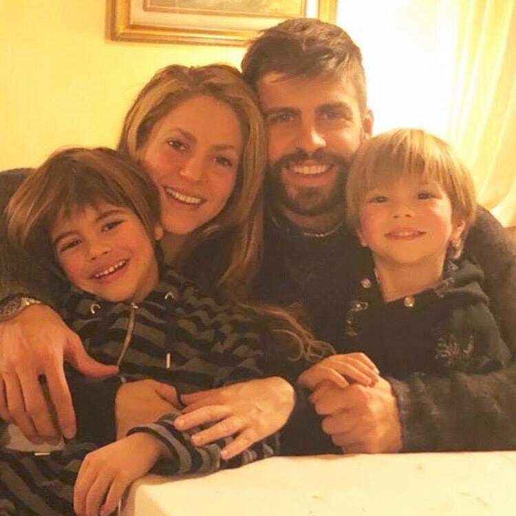 Shakira e família