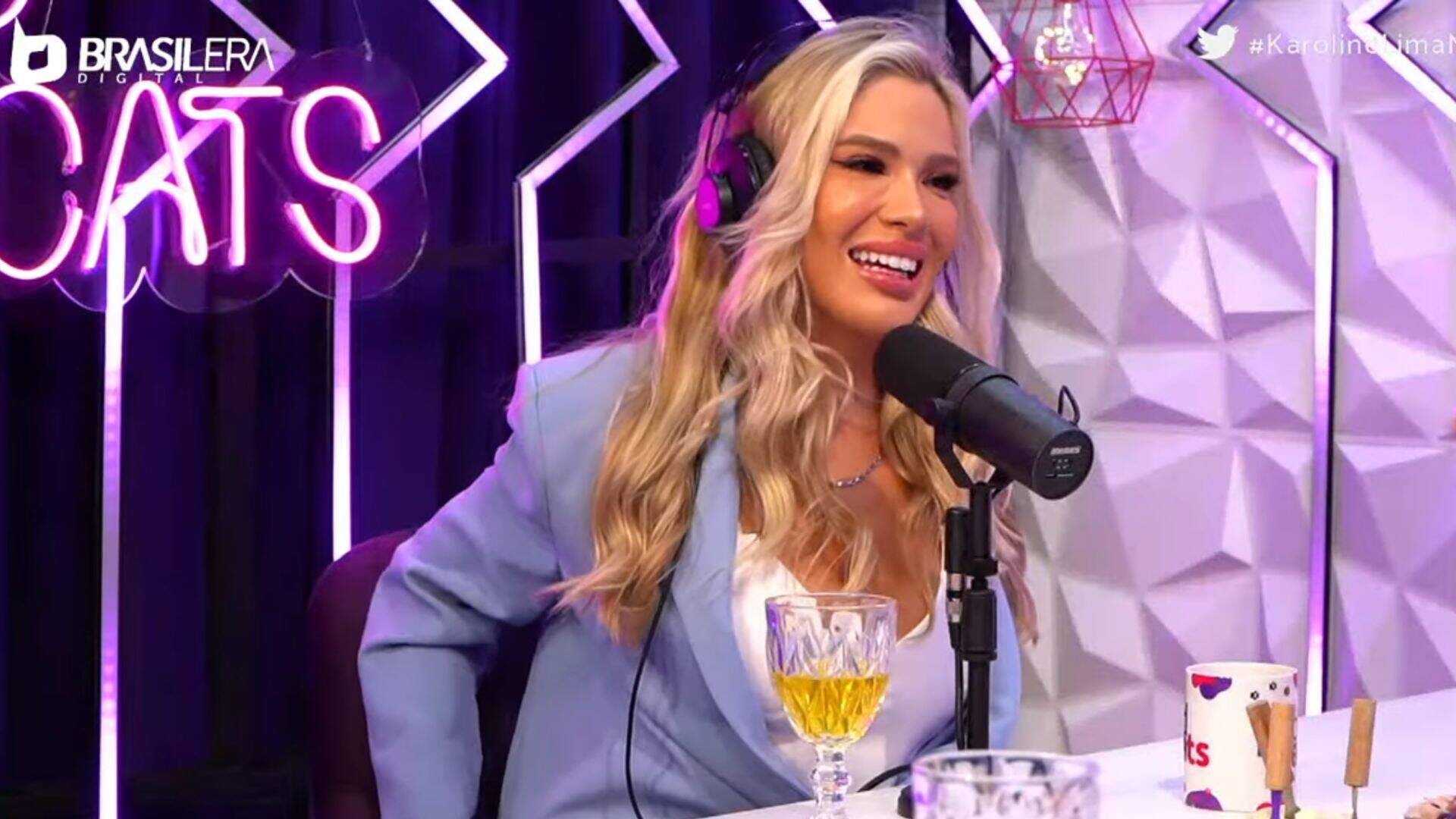 Karoline Lima contou tudo sobre sua vida no podcast "PodCats" 