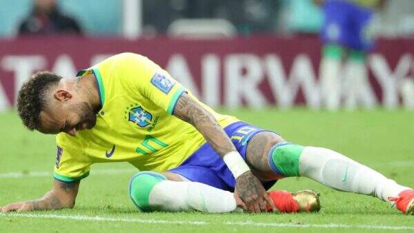 Neymar e Danilo não jogam pela Seleção Brasileira na primeira fase da Copa do Mundo
