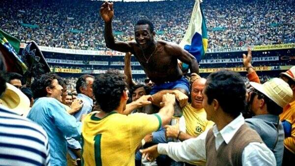 Pelé: Documentário da Netflix explora como o jogador se tornou o “Rei do Futebol”