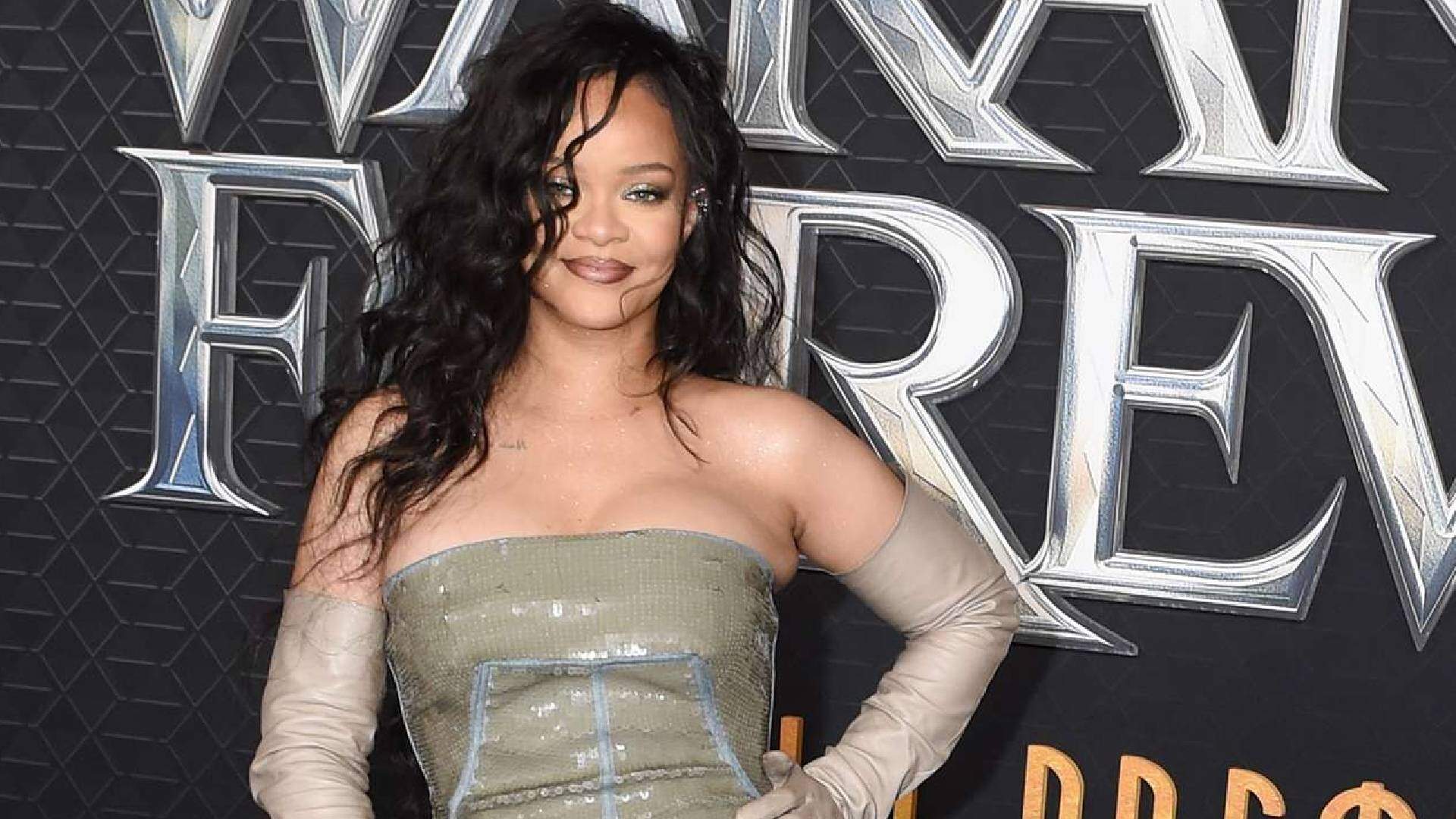 Após “Lift Me Up”, Rihanna anuncia lançamento de nova música para trilha sonora de ‘Pantera Negra 2’ - Metropolitana FM