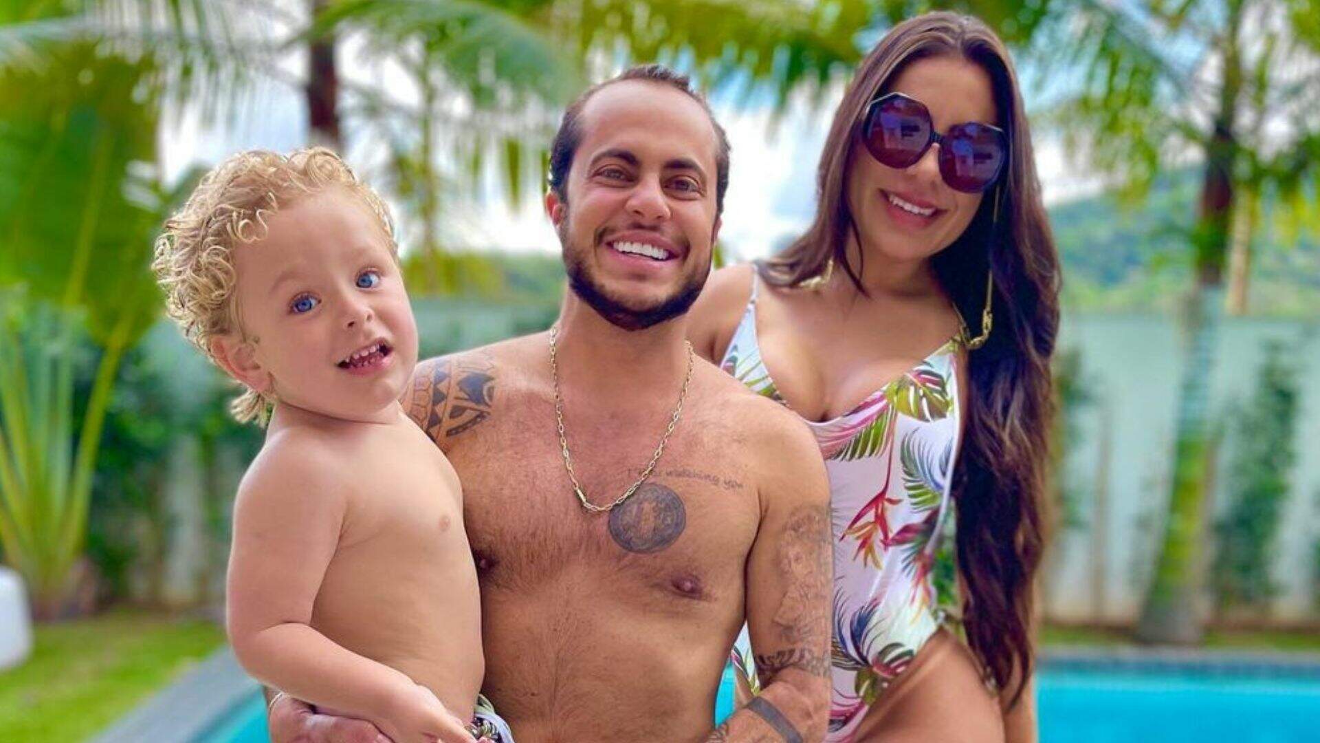 Que homenagem! Thammy Miranda surpreende ao tatuar rosto da esposa e do filho - Metropolitana FM