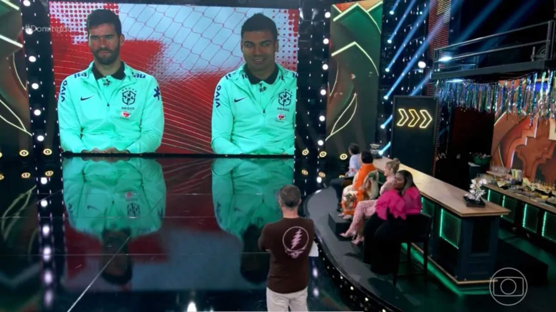 Durante Domingão com Huck, Dona Déa manda recado e puxa orelha de Neymar na Copa do Mundo - Metropolitana FM