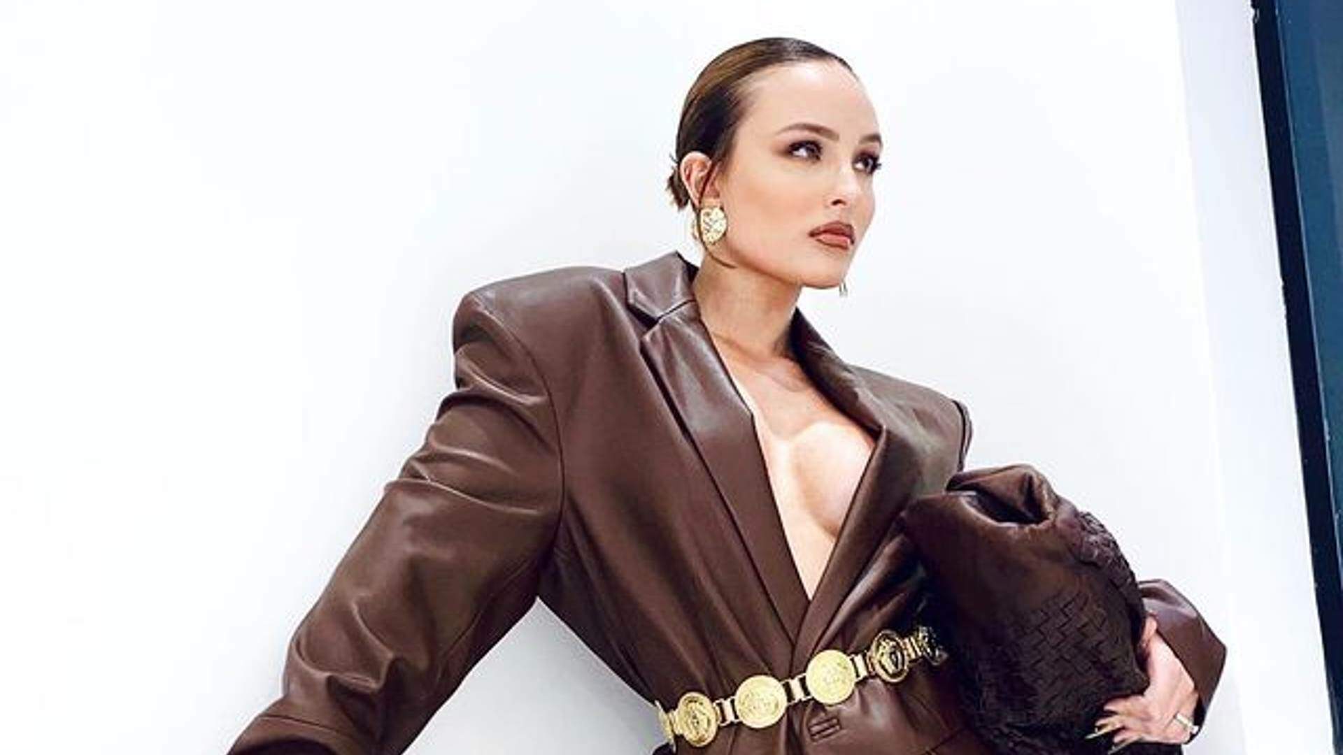 Larissa Manoela aposta em roupa PP rosa e volume do bumbum quase levanta vestido: “Que mulher” - Metropolitana FM