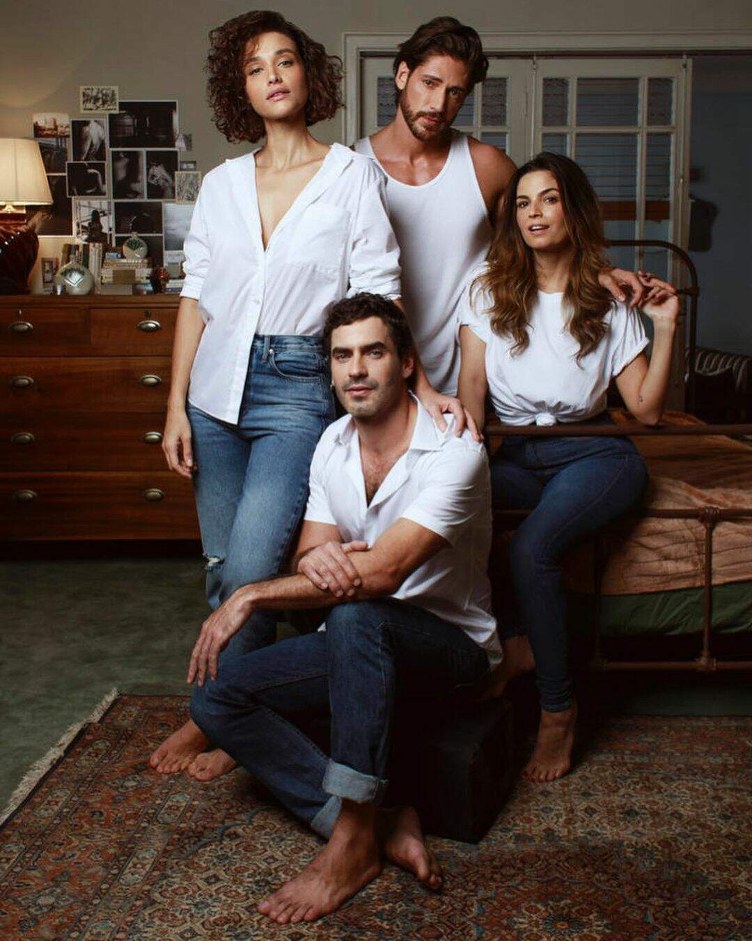 Débora Nascimento, Ângelo Rodrigues, Emanuelle Araújo e Nikolas Antunes são os protagonistas de Olhar Indiscreto. (Foto: Reprodução/Netflix)