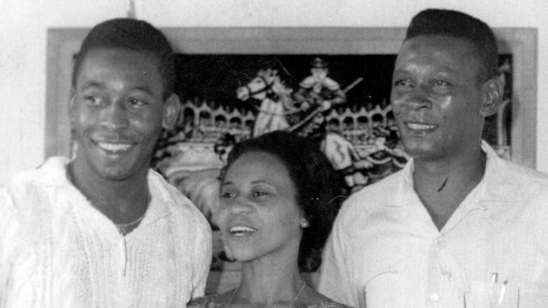 O pai de Pelé, conhecido como Dondinho" também foi jogador de futebol 