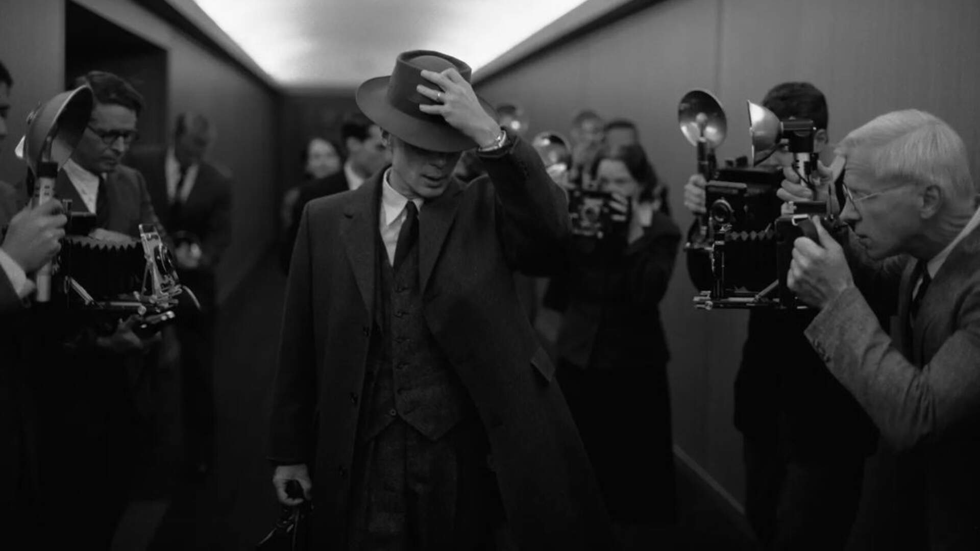 Oppenheimer: Drama biográfico de Christopher Nolan ganha trailer inédito; confira - Metropolitana FM