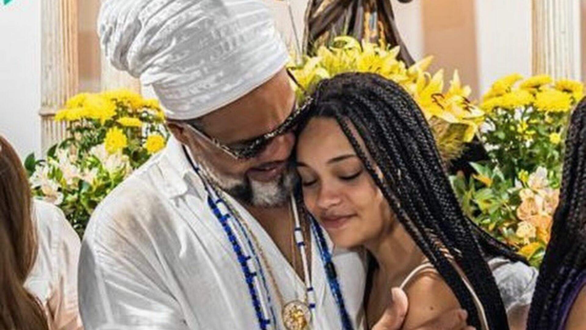 Carlinhos Brown faz homenagem emocionante em aniversário de sua filha - Metropolitana FM