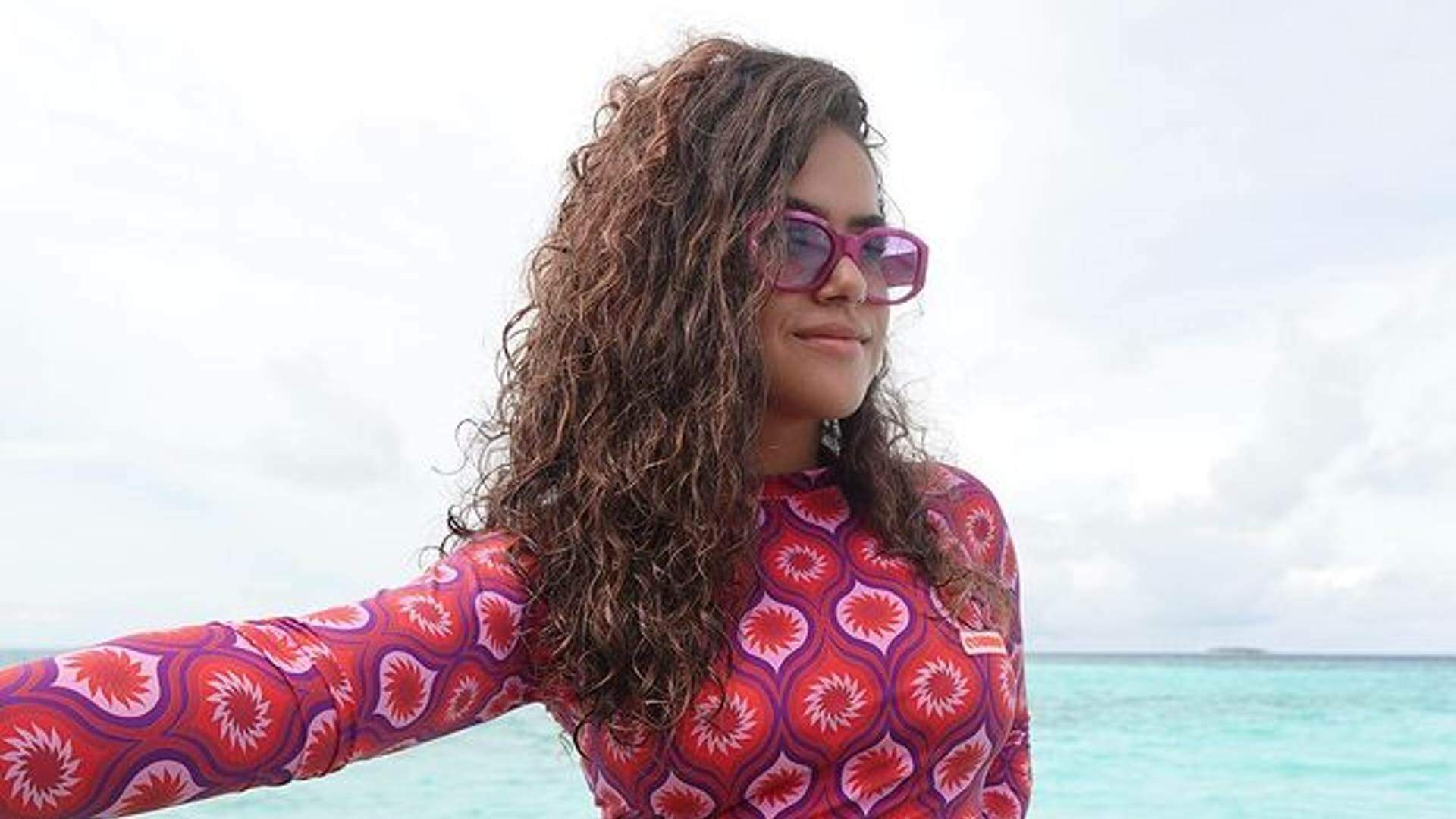 Maisa Silva cava calcinha no limite e mostra corpão na praia e fã diz: “Essa vou printar” - Metropolitana FM
