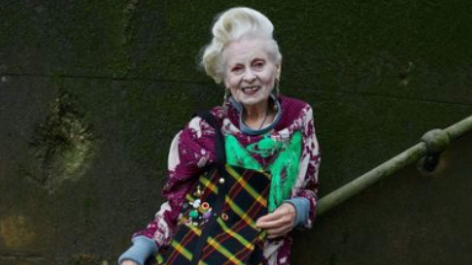 Morre a estilista madrinha do punk, Vivienne Westwood, aos 81 anos - Metropolitana FM