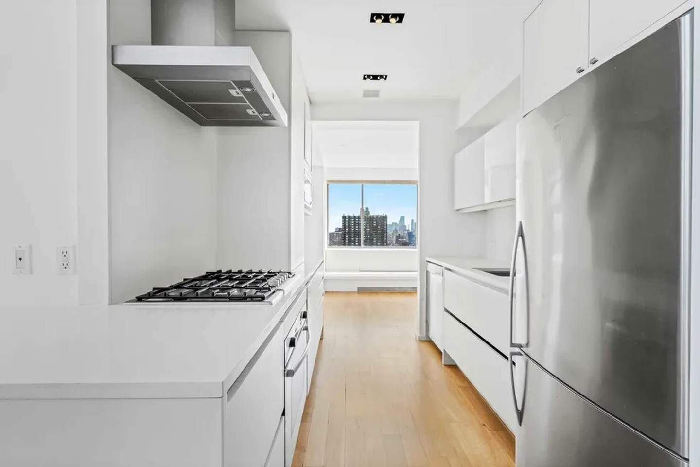 Mansão de luxo: Alessandra Ambrósio vende cobertura por R$14,5 milhões em NY (Foto: Reprodução/Douglas Elliman)