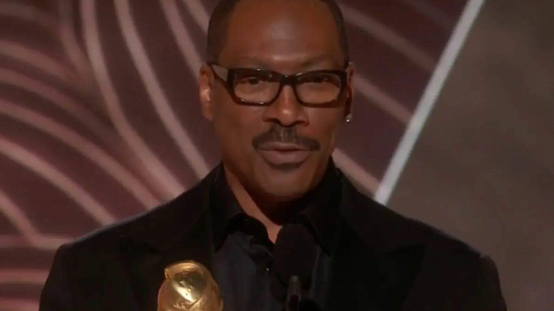 Globo de Ouro: Eddie Murphy ironiza briga entre Will Smith e Chris Rock após ganhar prêmio importante