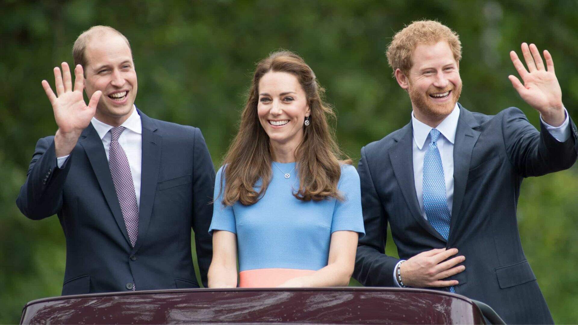 Príncipe Harry acusa William e Kate Middleton de incentivo para fantasia nazista em festa