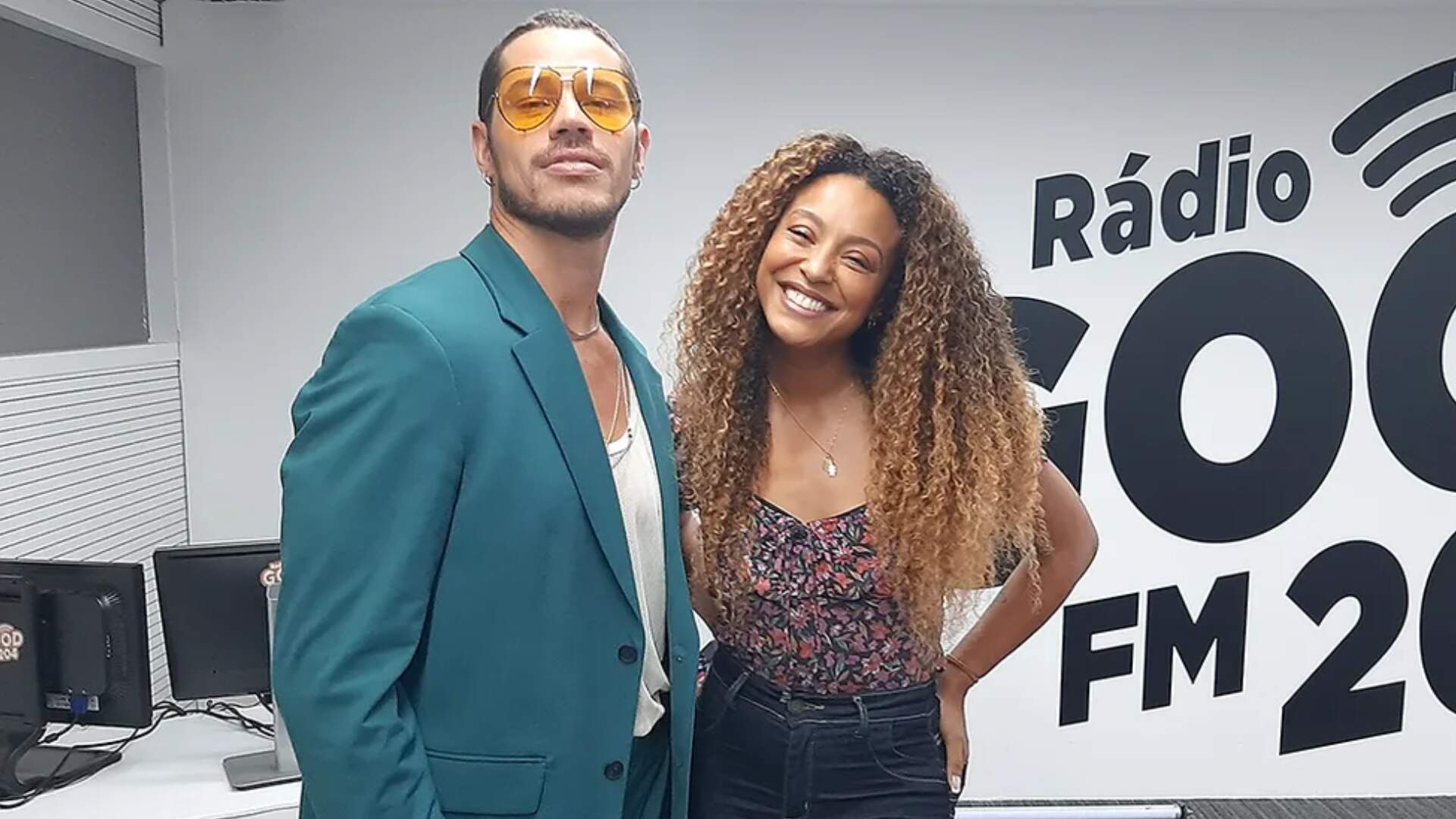 Vai na Fé: Sol participa de programa de rádio e comenta relação com Lui, ‘Não somos um casal!’ - Metropolitana FM